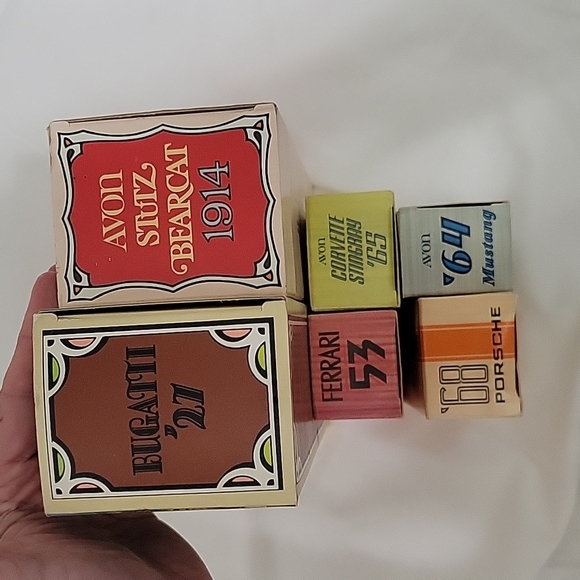 Vintage antique collectable Avon aftershave in various car shaped bottles - Picture 3 of 4